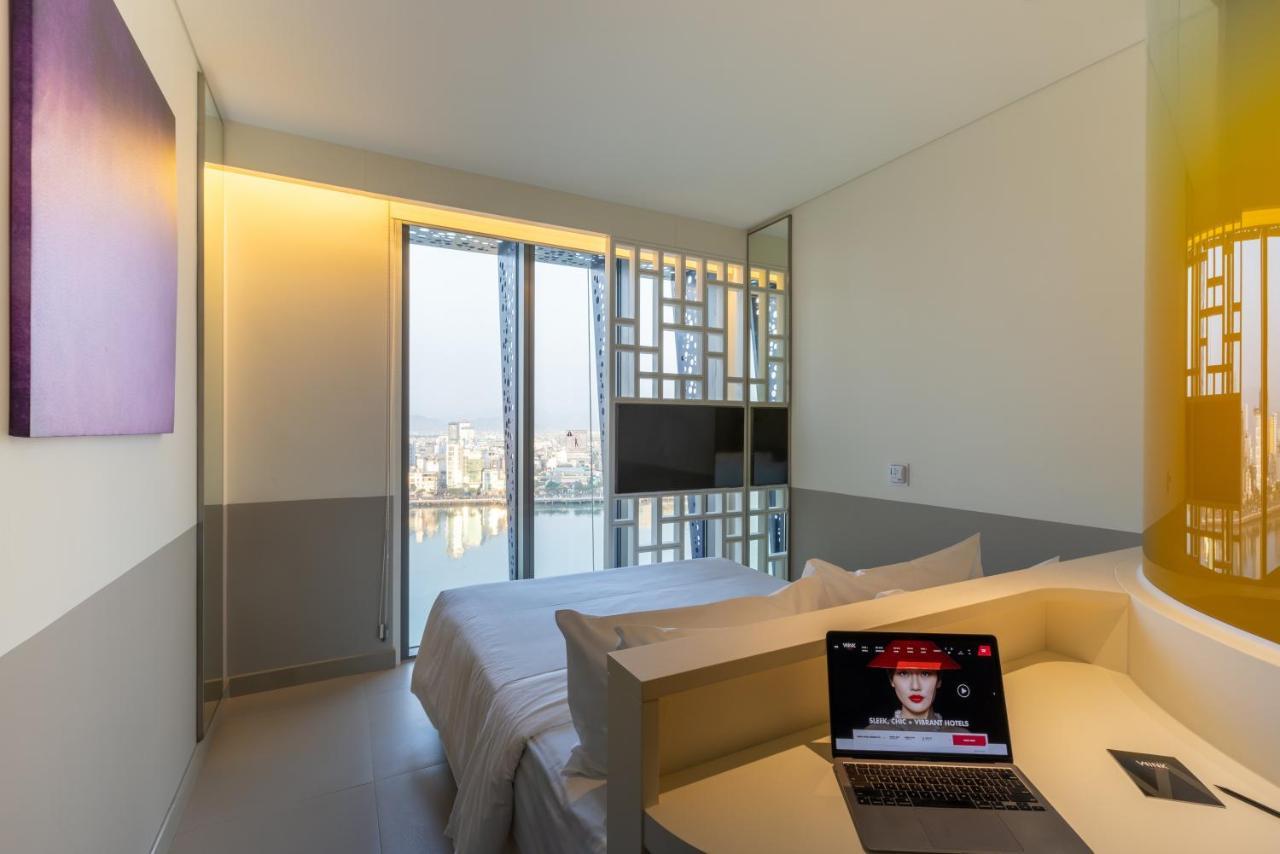 Wink Icon Hotel Danang Riverside - Luxury Suites - 24Hrs Stay & Rooftop Pool Bar Exterior photo