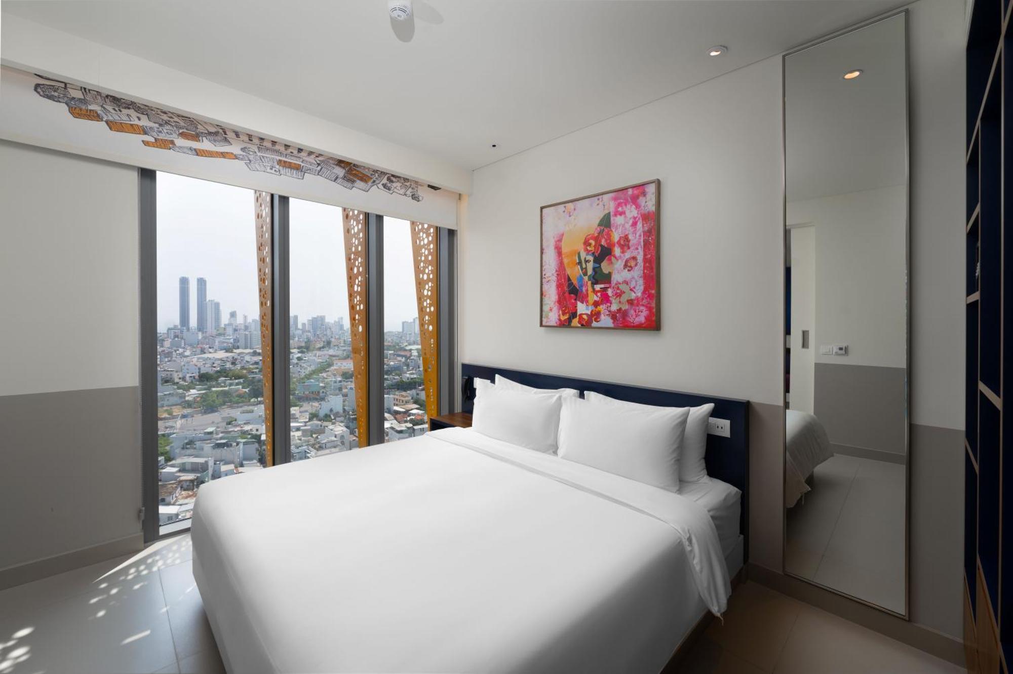 Wink Icon Hotel Danang Riverside - Luxury Suites - 24Hrs Stay & Rooftop Pool Bar Exterior photo