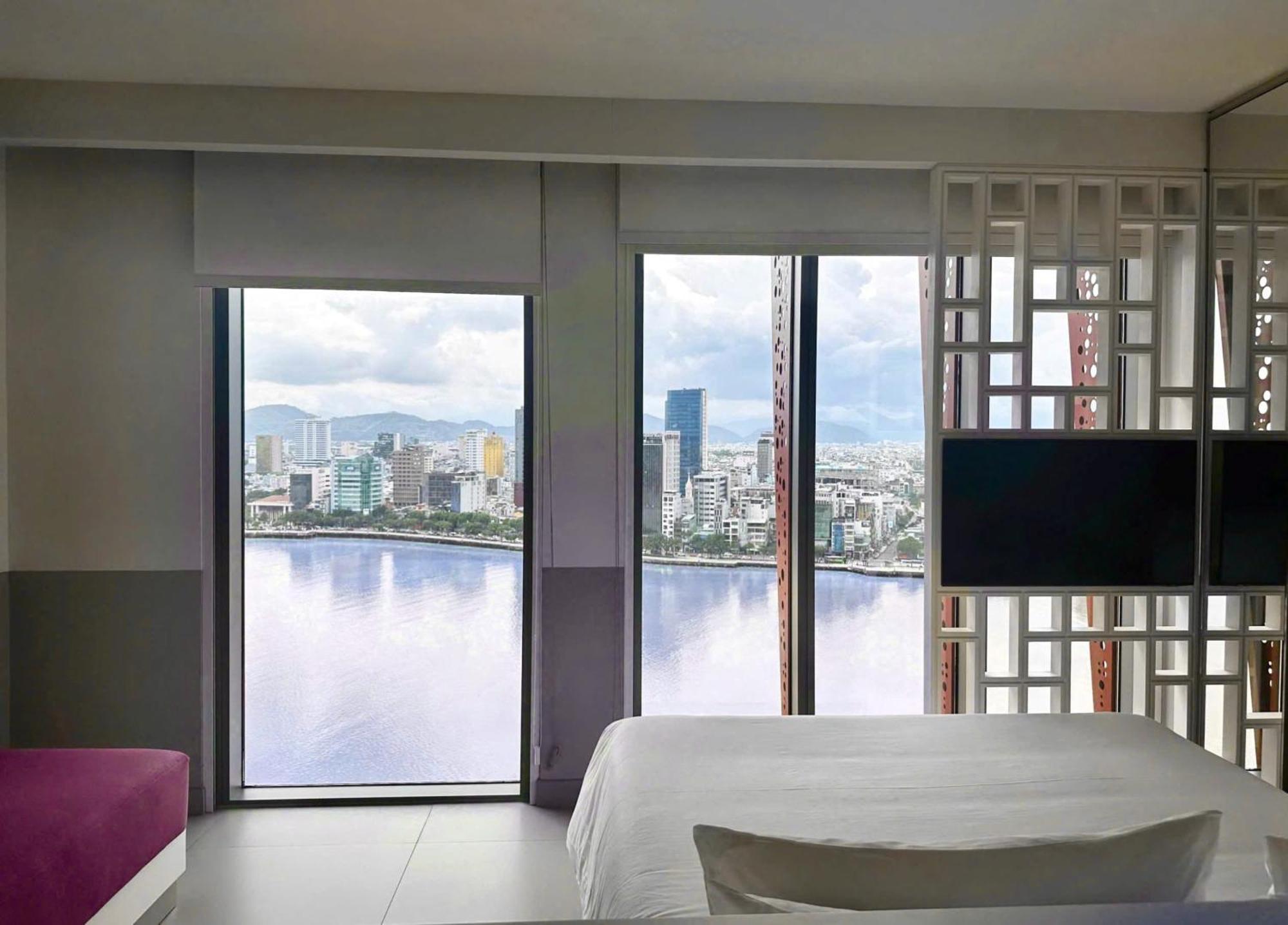 Wink Icon Hotel Danang Riverside - Luxury Suites - 24Hrs Stay & Rooftop Pool Bar Exterior photo