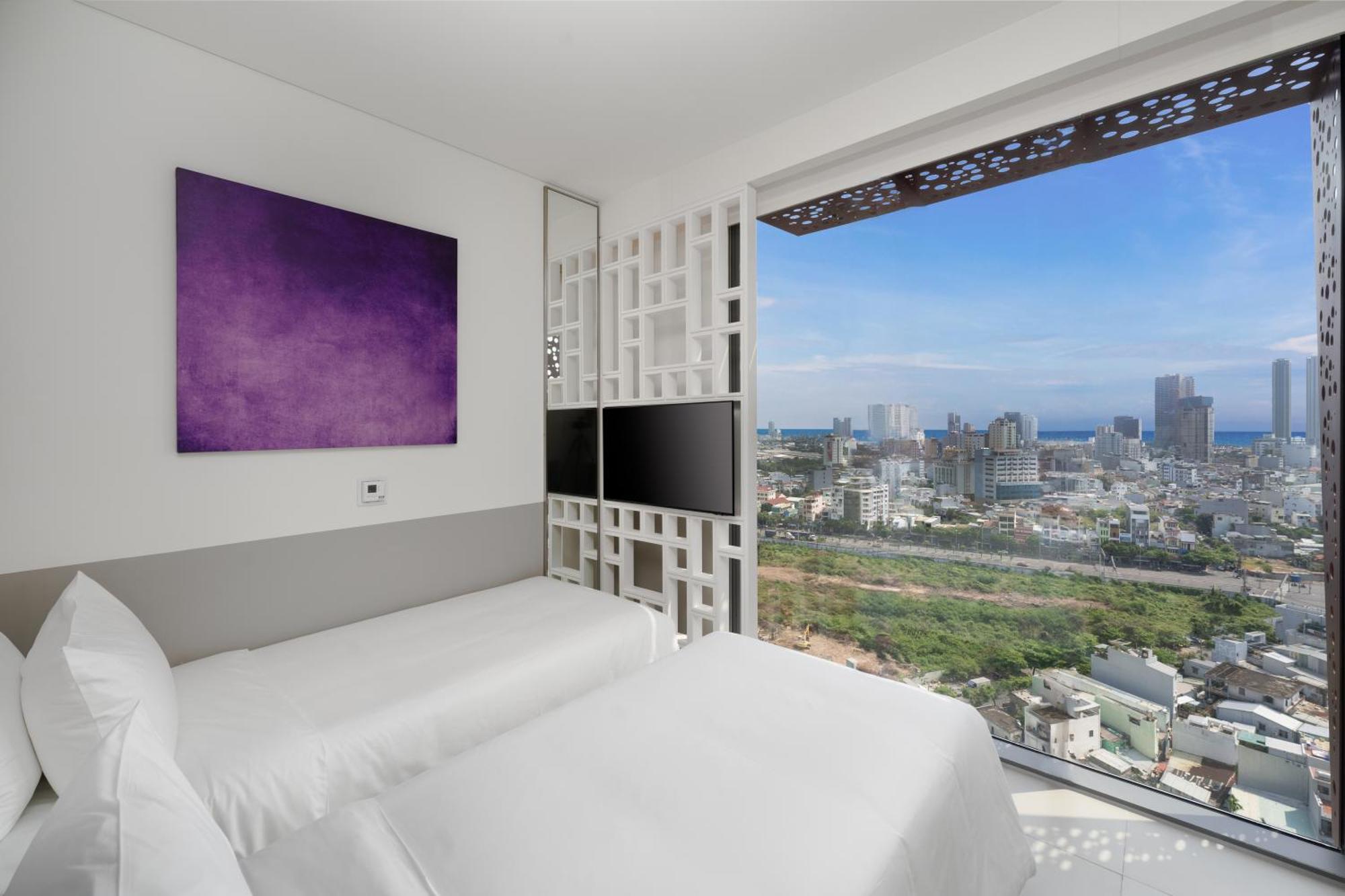 Wink Icon Hotel Danang Riverside - Luxury Suites - 24Hrs Stay & Rooftop Pool Bar Exterior photo