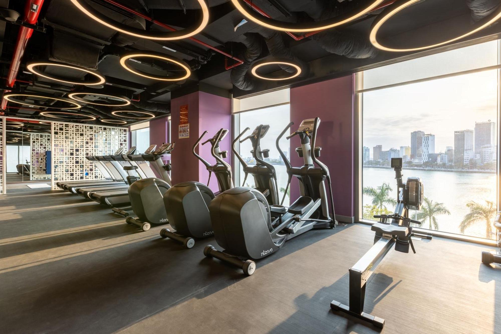 Wink Icon Hotel Danang Riverside - Luxury Suites - 24Hrs Stay & Rooftop Pool Bar Exterior photo